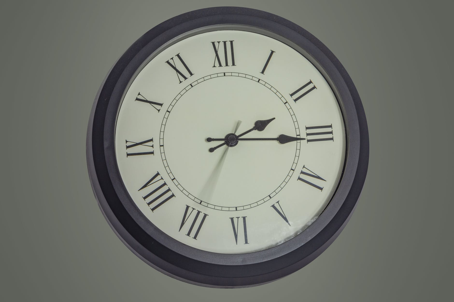 clock ticking time management apps for freelancers